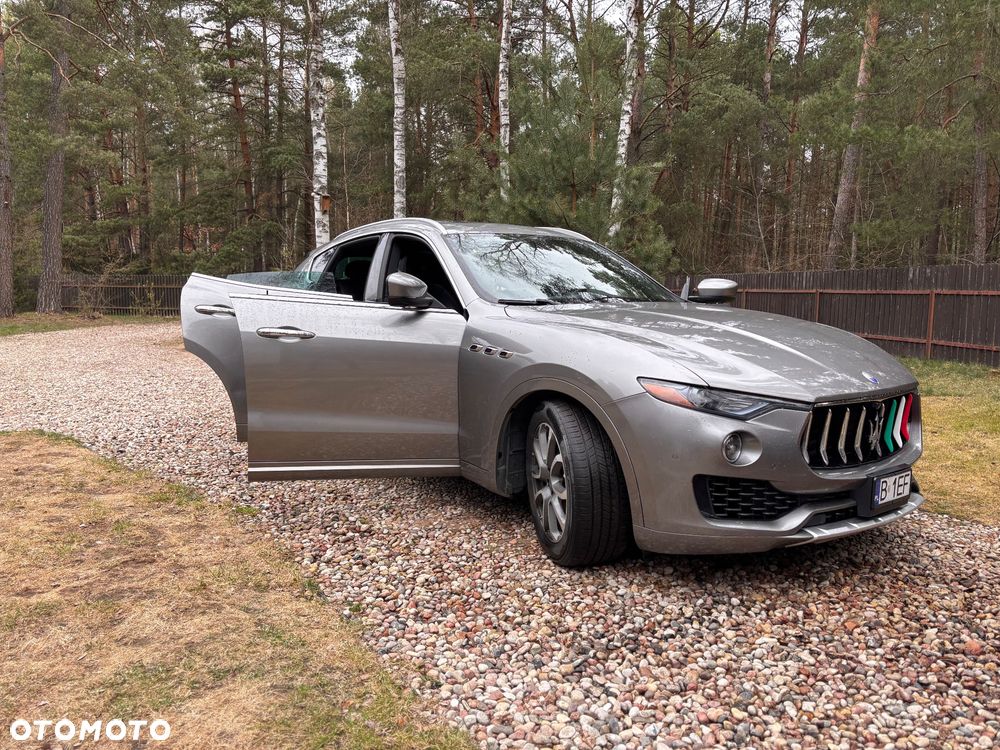 Maserati Levante Q4 Executive - 3