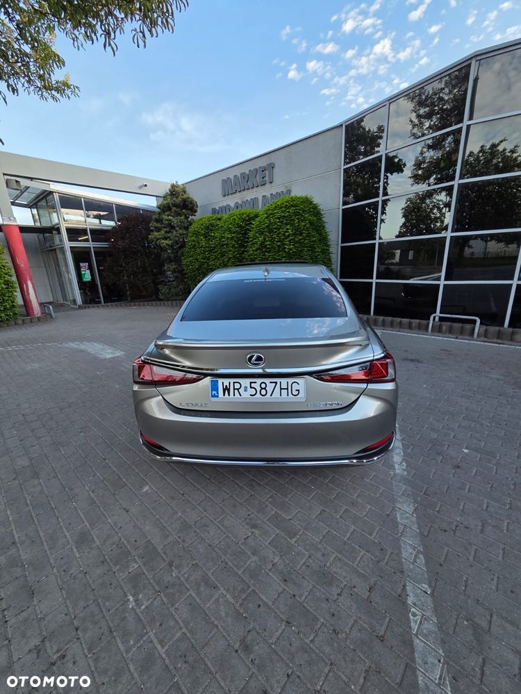 Lexus ES 300h Prestige - 8