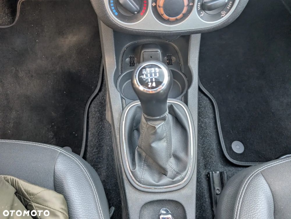 Opel Corsa 1.2 16V Enjoy - 11