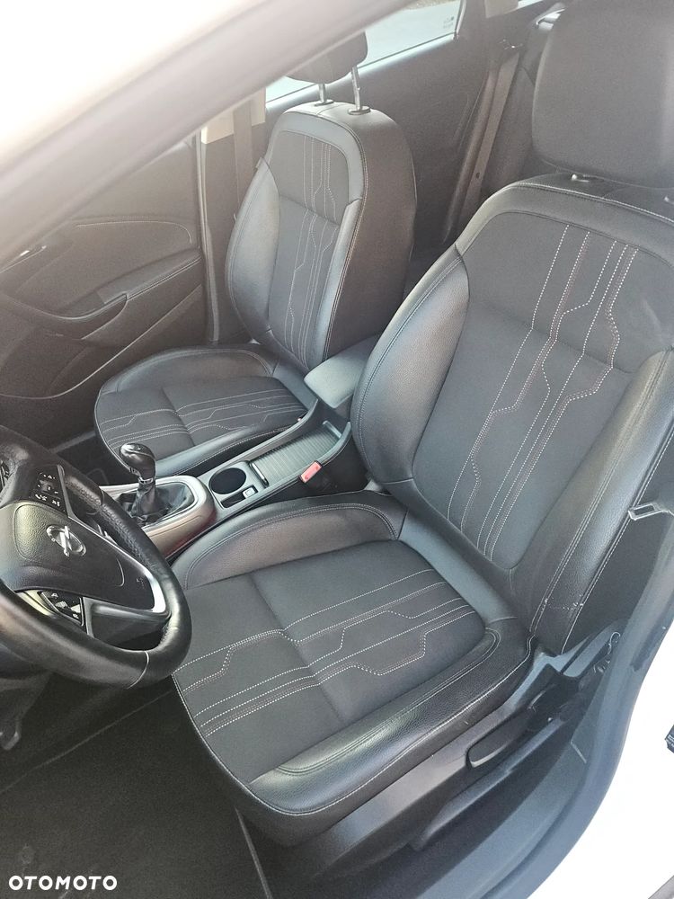 Opel Astra 1.4 Turbo - 21