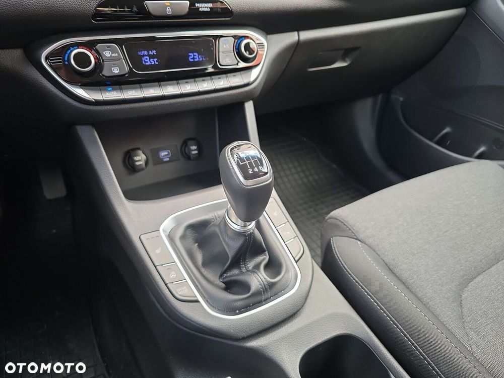 Hyundai i30 1.5 T-GDI 48V Smart - 25