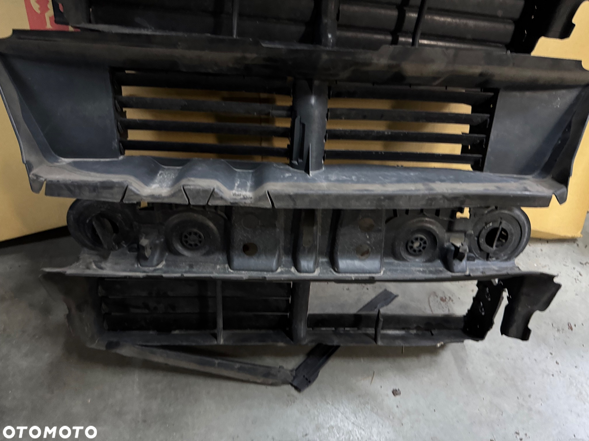 Ford Kuga Mk2 kierownica powietrza chłodnica - 2