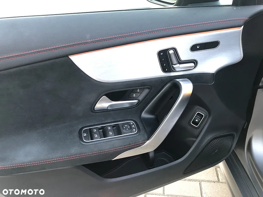 Mercedes-Benz CLA - 25