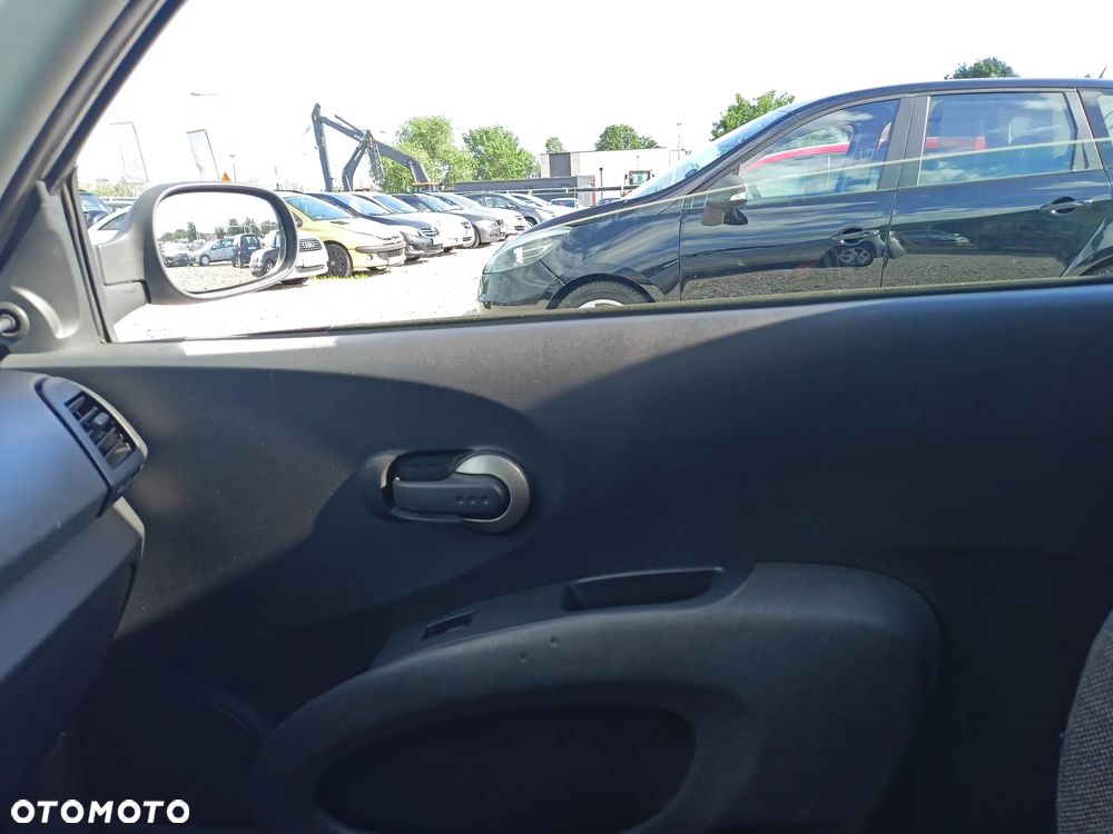 Nissan Micra - 12