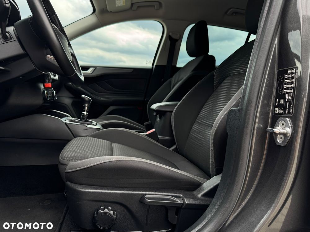 Ford Focus SW 1.0 EcoBoost Hybrid TITANIUM X - 17