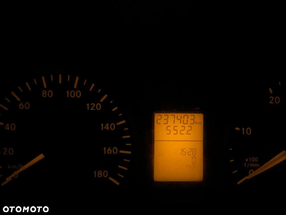 Mercedes-Benz Sprinter - 16