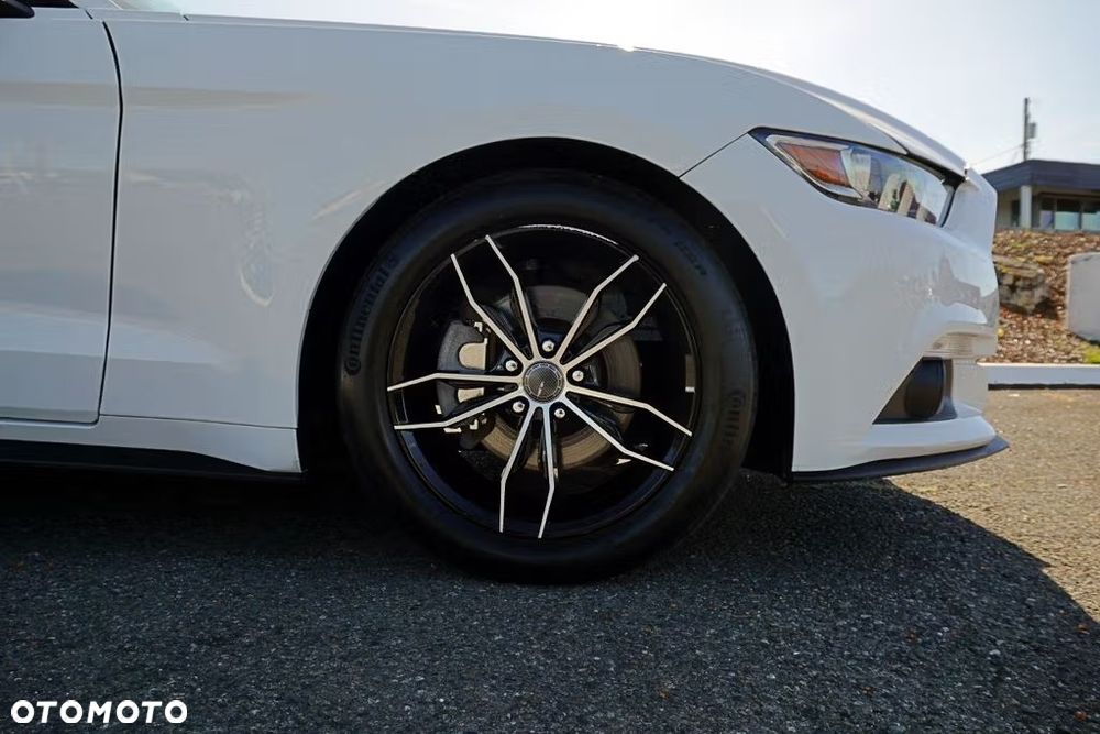 Ford Mustang - 7