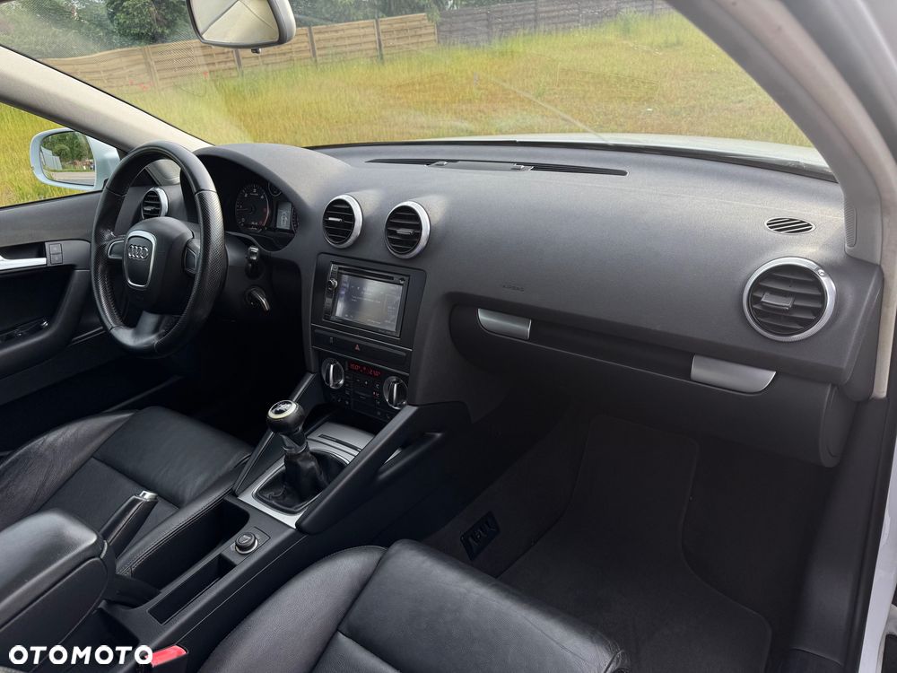 Audi A3 Sportback - 8