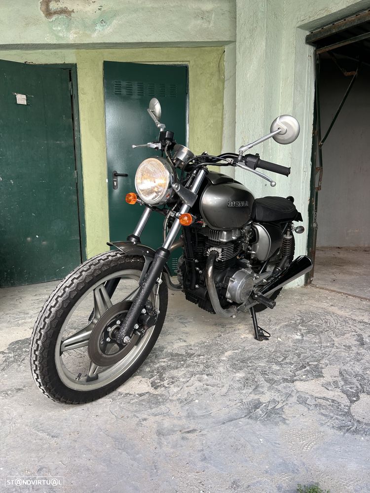 Honda CB 400T Cafe Racer - 18