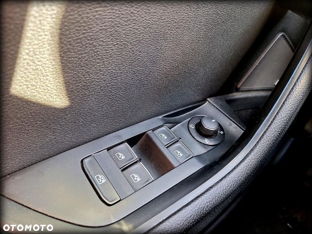 Skoda Superb 1.8 TSI Ambition DSG - 24
