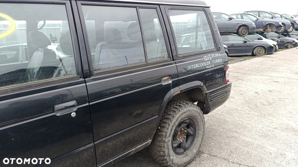 35504 Hyundai galloper lift na części 2.5 TD 99 km D4BH  lakier EB - 6