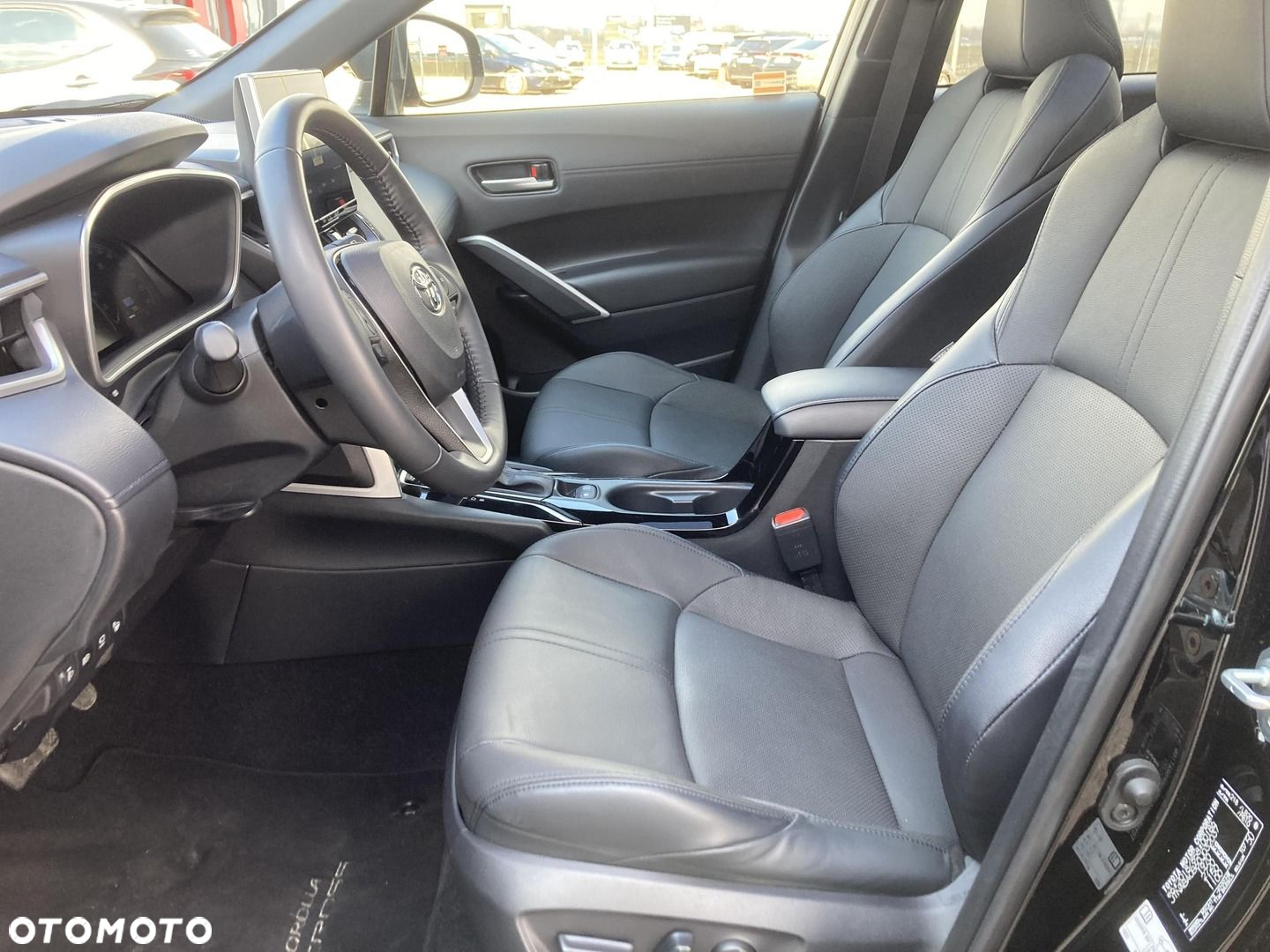 Toyota Corolla Cross - 14