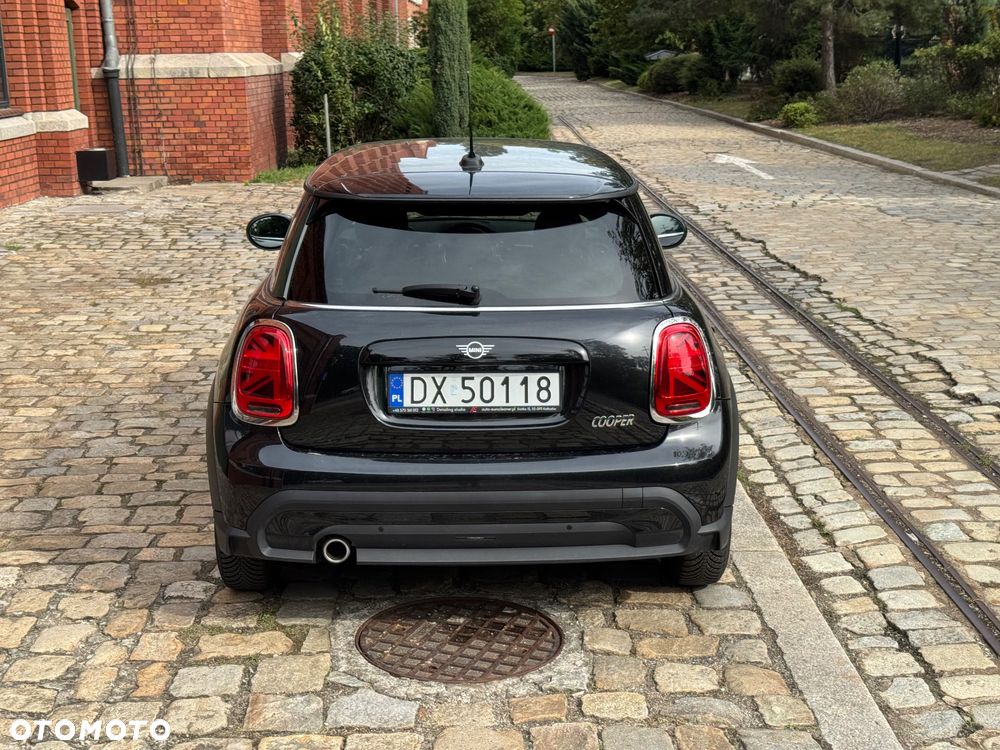 MINI Cooper Essential Trim - 11