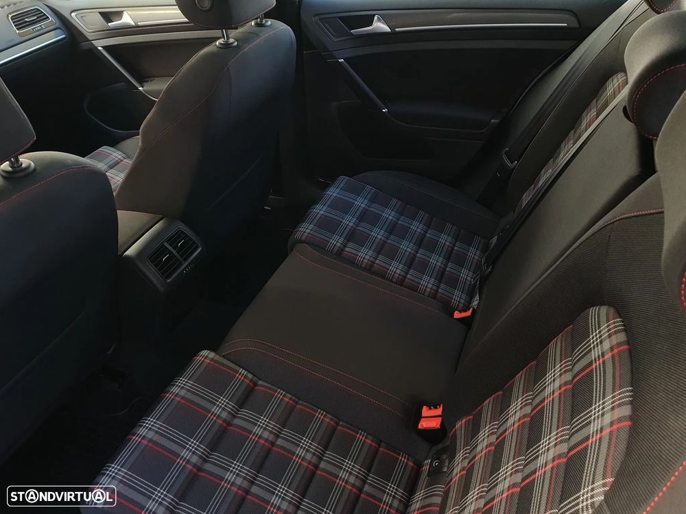 VW Golf GTI 2.0 TSI OPF DSG Performance - 30