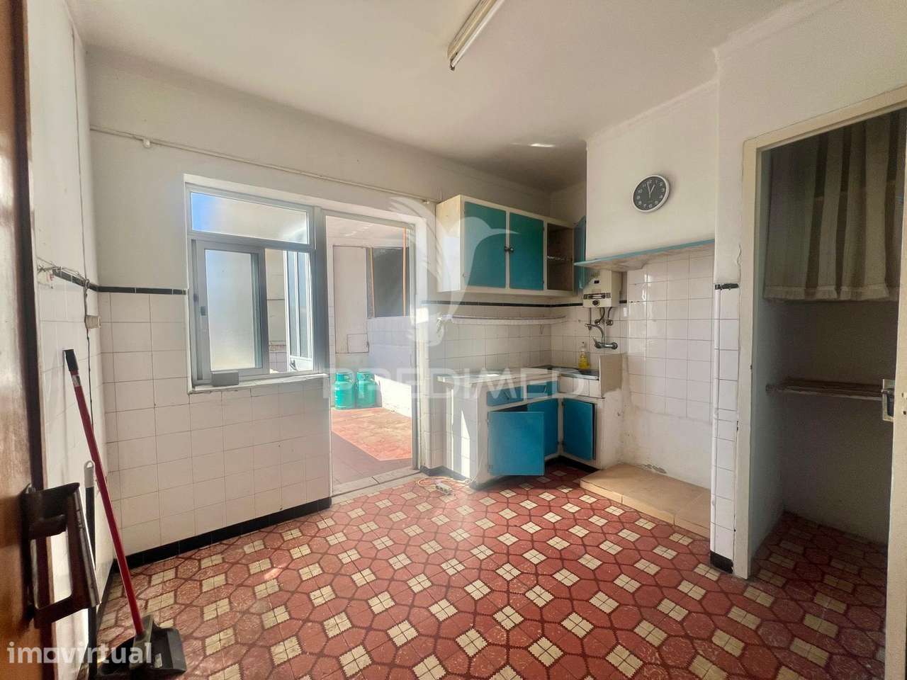 Apartamento T2 para remodelação total - 3.º Andar - Baixa da Banheira - Grande imagem: 4/17