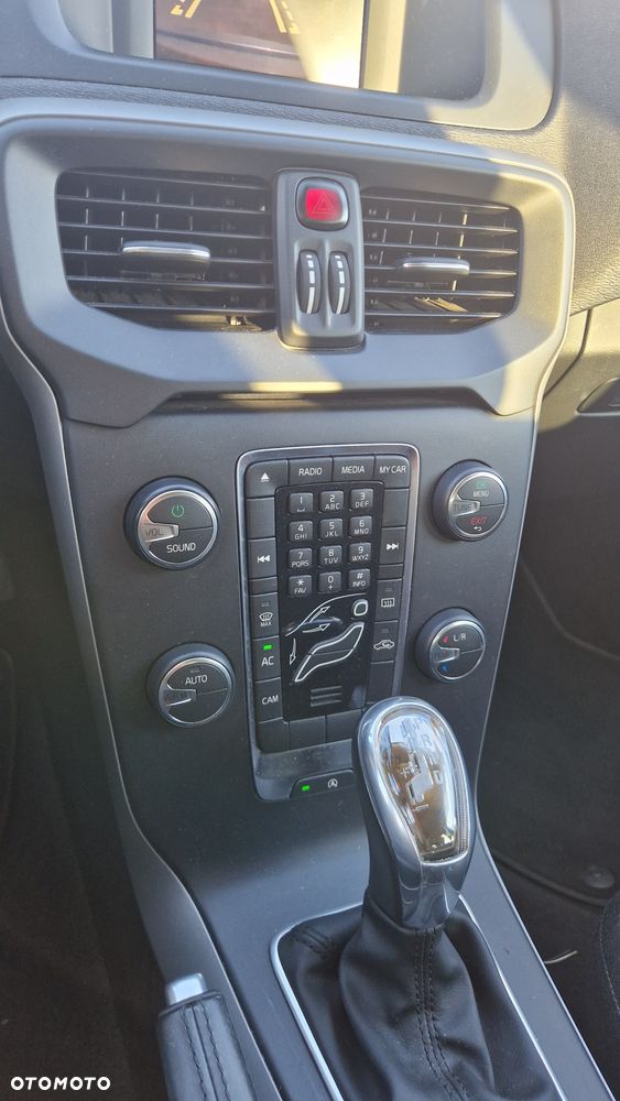 Volvo V40 D3 Momentum - 17