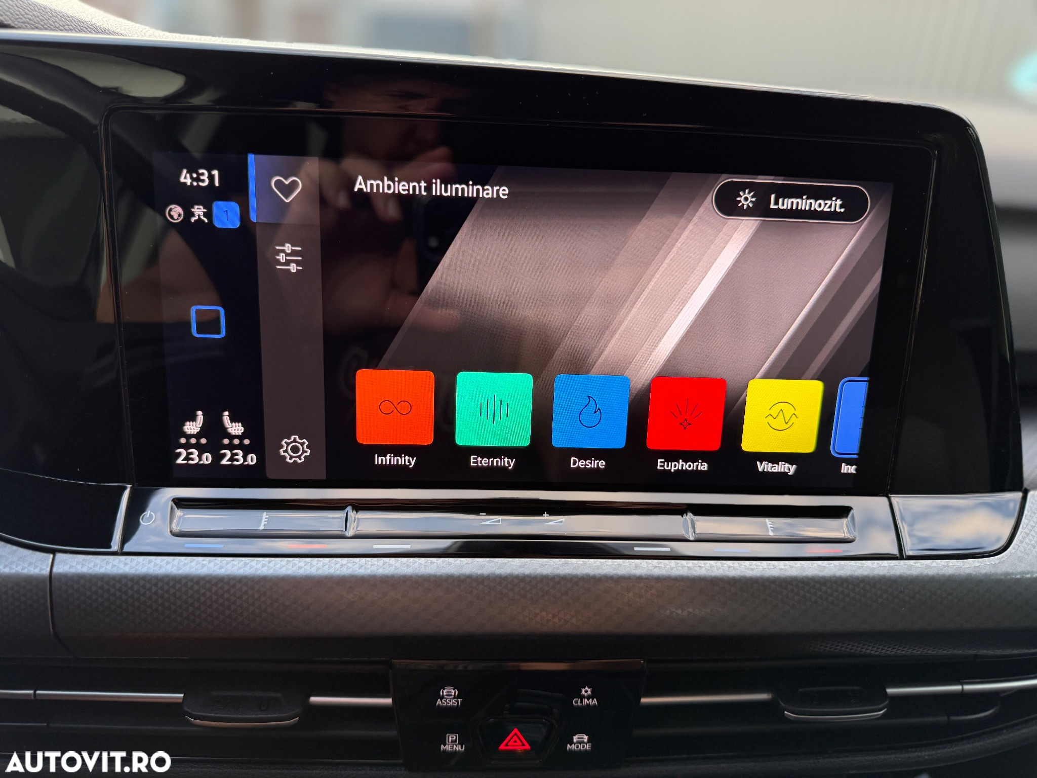 Volkswagen Golf Variant 2.0 TDI SCR DSG Active - 31
