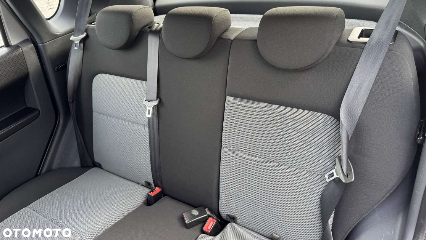 Mitsubishi Colt - 26