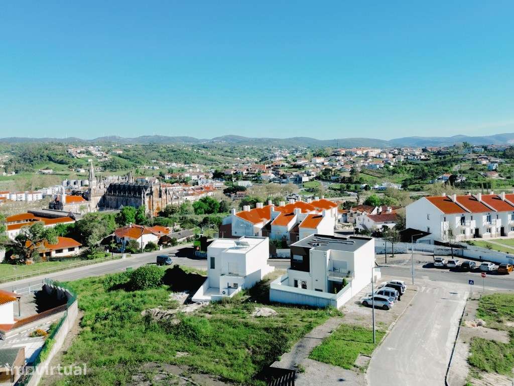 Terreno em Batalha para construção de prédios 4 ou 6 fogos - Grande imagem: 2/22