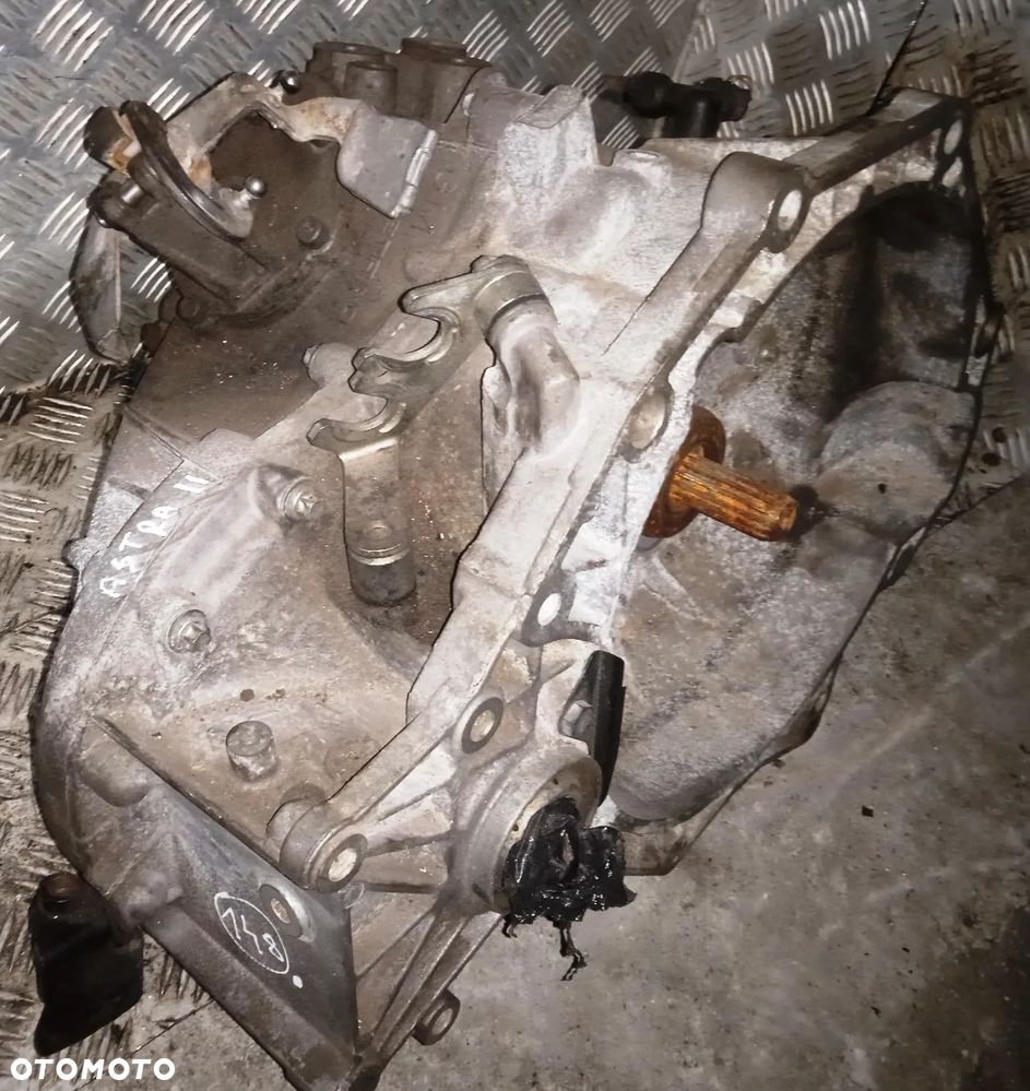 Skrzynia biegów Opel Astra II	F23 - 3