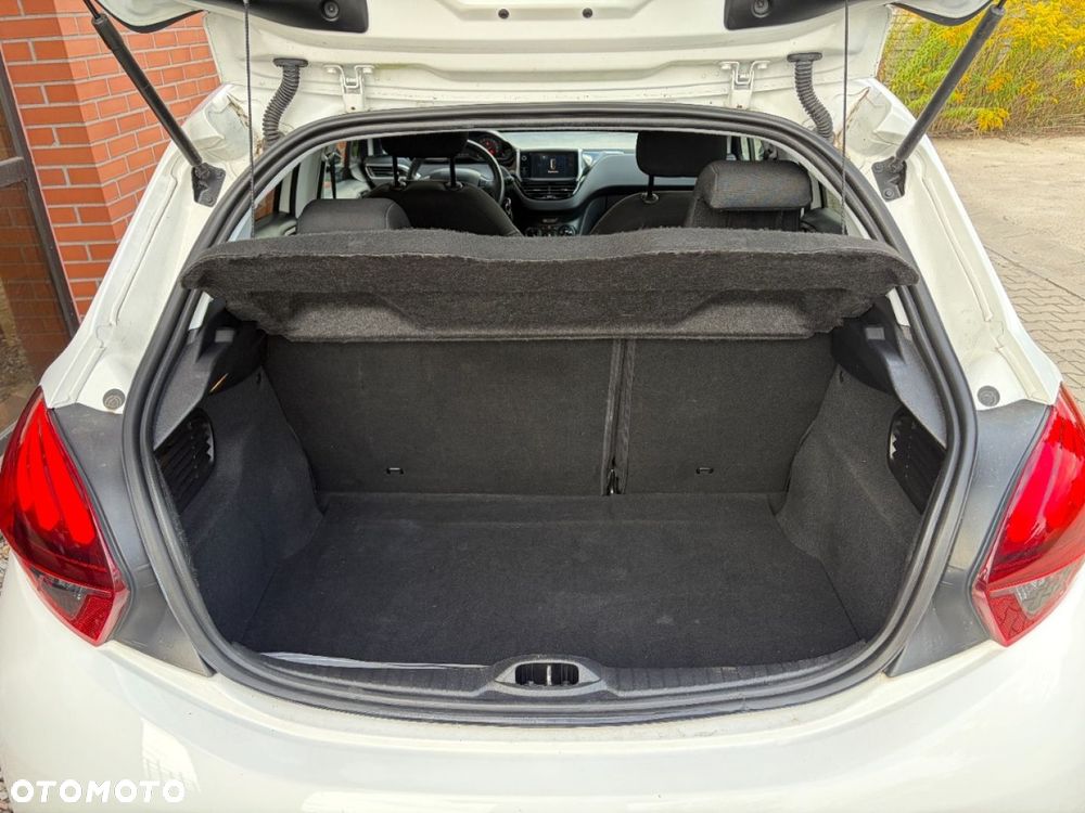 Peugeot 208 1.2 PureTech Style - 23
