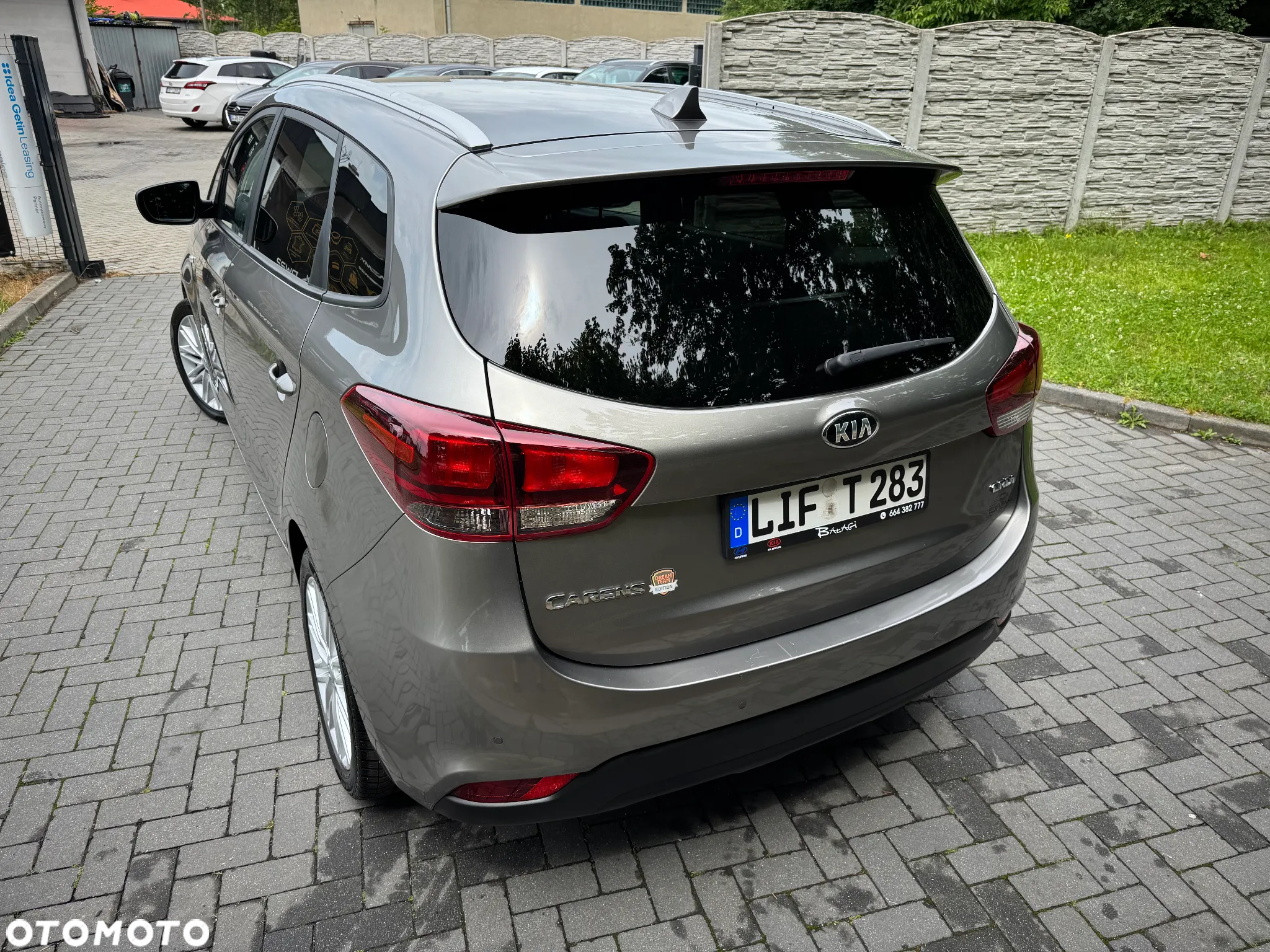 Kia Carens 1.7 CRDi 141 Dream-Team Edition - 14