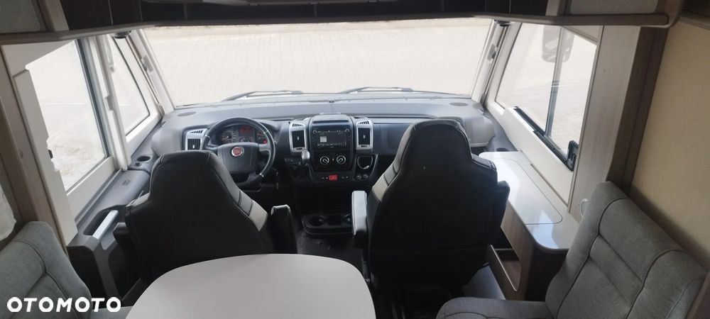 KABE Travel Master i740 - 9