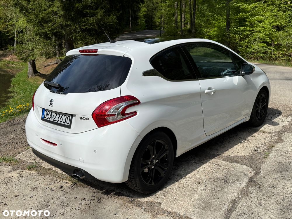Peugeot 208 - 5
