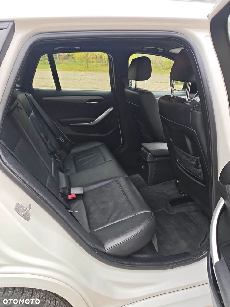 BMW X1 xDrive18d xLine - 24