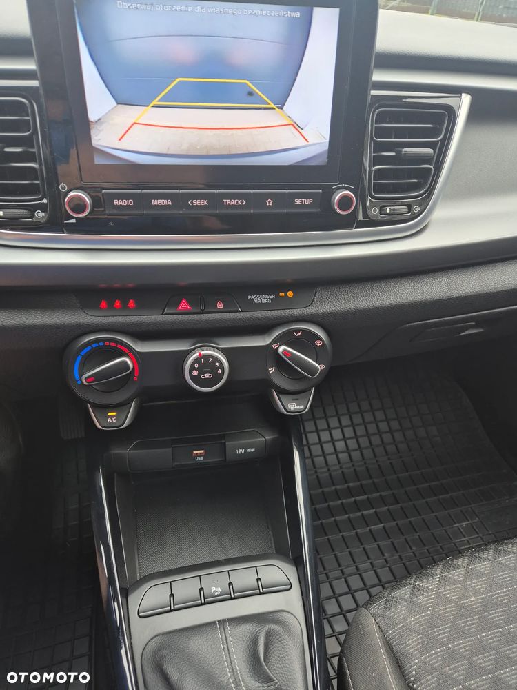 Kia Rio 1.2 L - 5