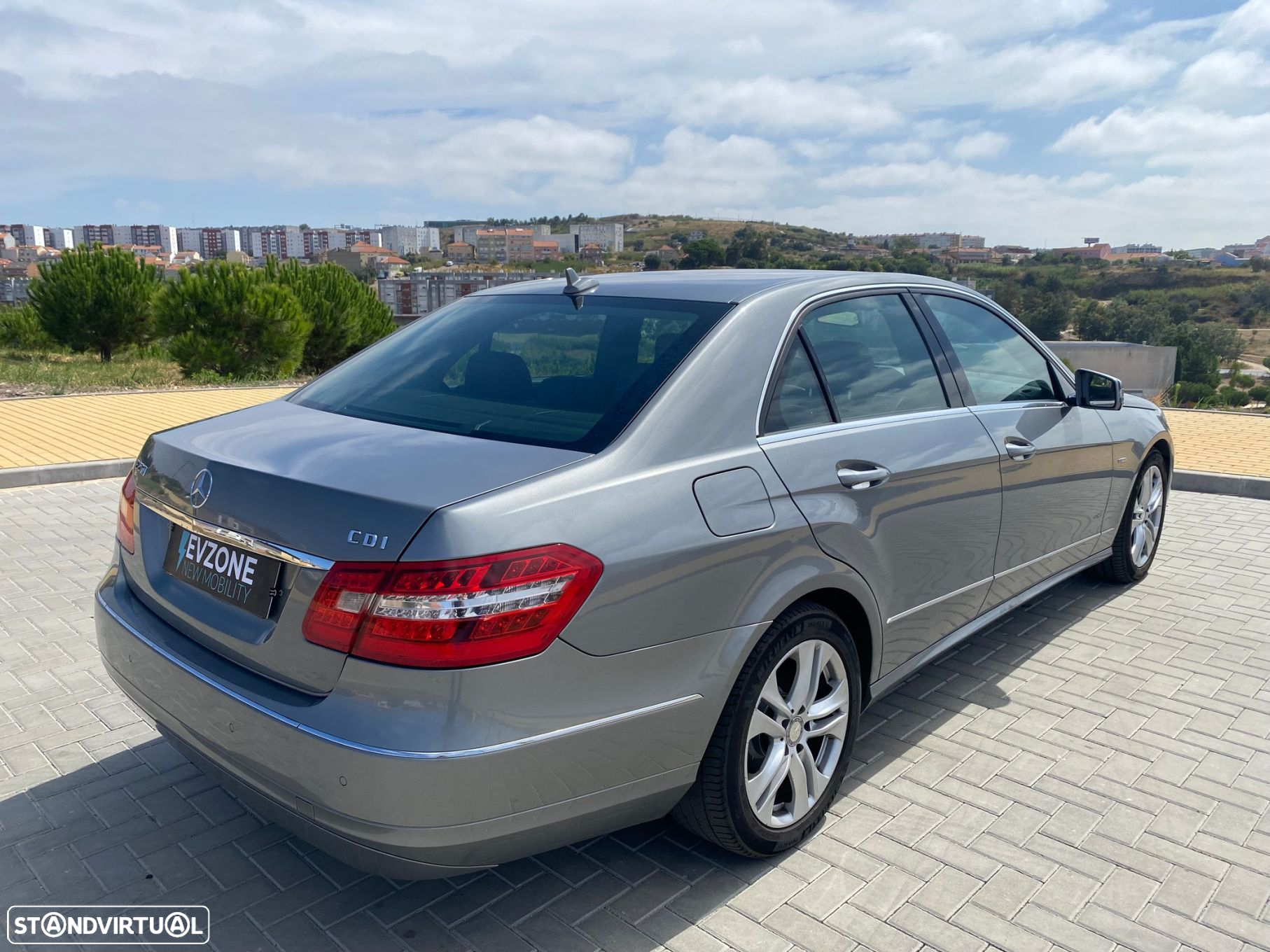 Mercedes-Benz E 250 CDi Avantgarde BlueEfficiency - 8