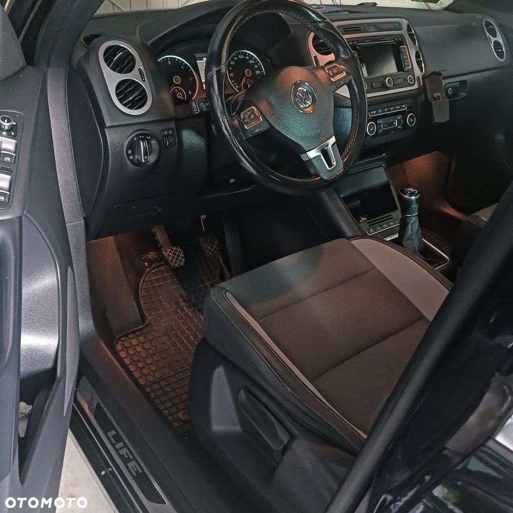 Volkswagen Tiguan - 2