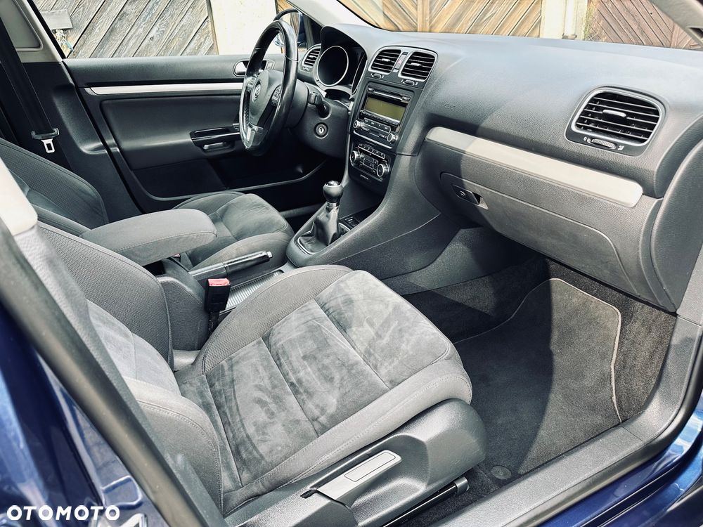 Volkswagen Golf 1.6 TDI DPF Highline - 24