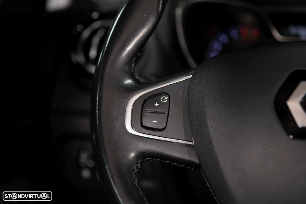 Renault Captur 0.9 TCE Exclusive XMOD - 23