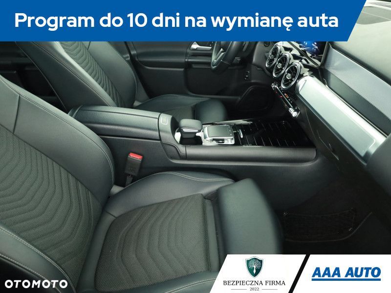 Mercedes-Benz GLB - 9