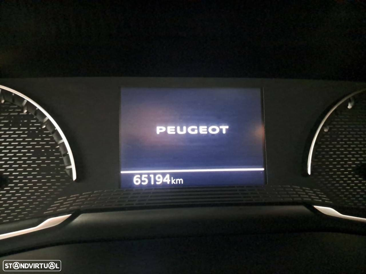 Peugeot 2008 1.5 BlueHDi Active Pack EAT8 - 13