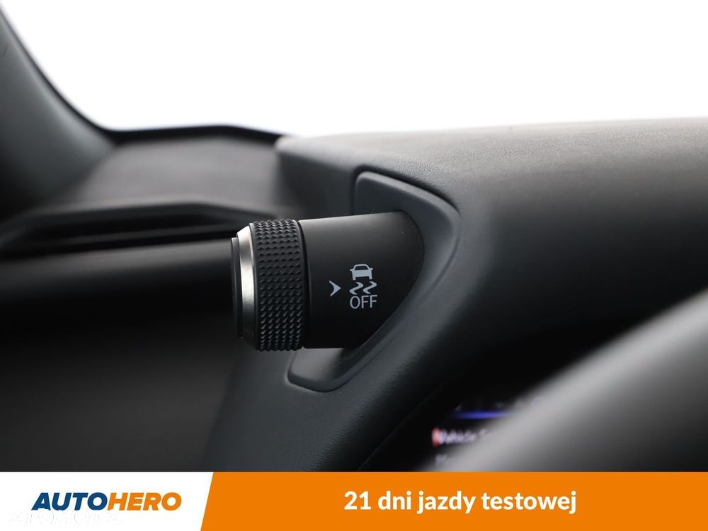 Lexus UX - 32