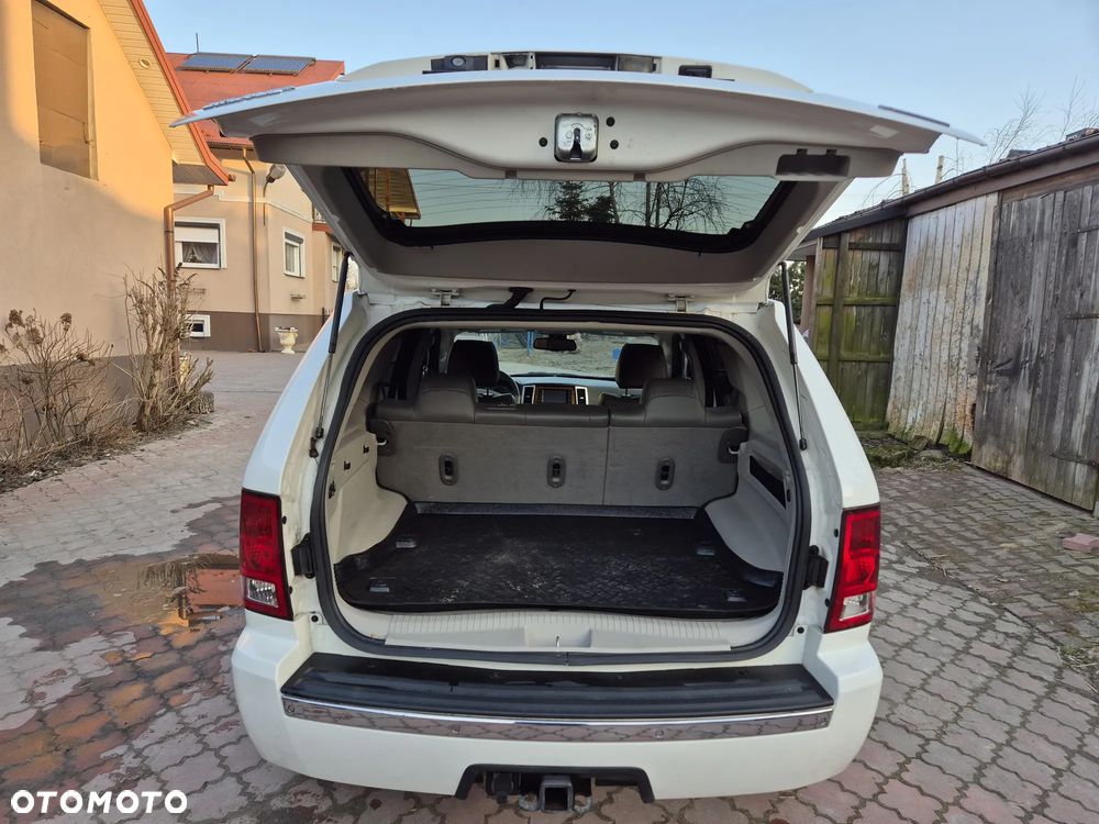 Jeep Grand Cherokee - 11