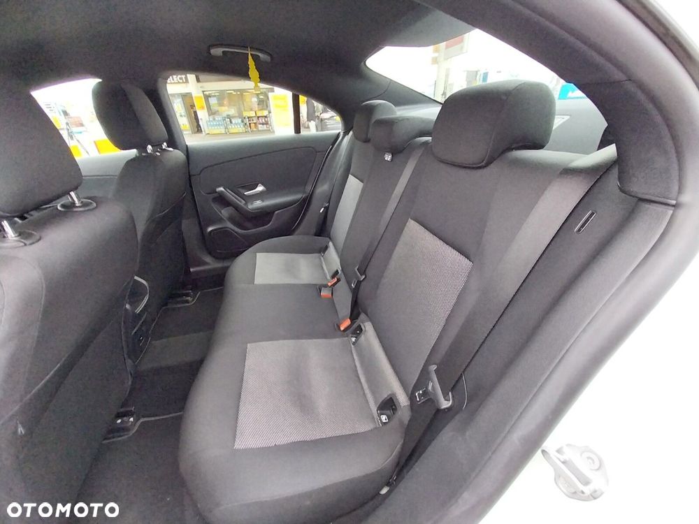 Mercedes-Benz CLA - 11