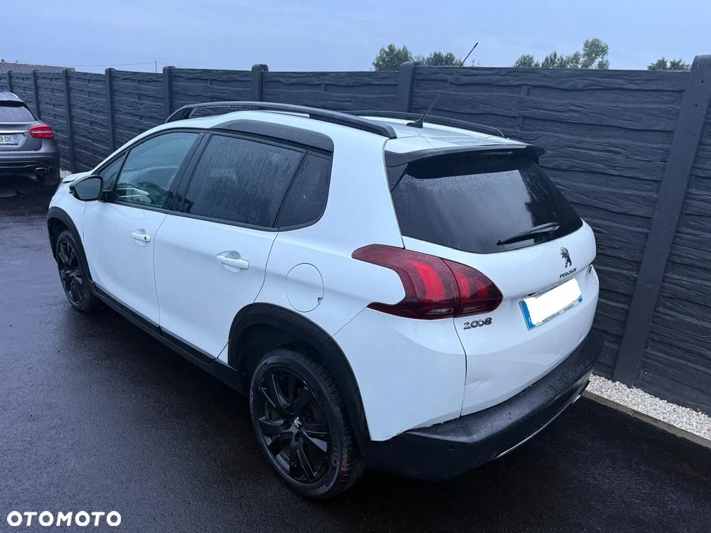 Peugeot 2008 PureTech 110 Stop&Start EAT6 GT-Line Edition - 4