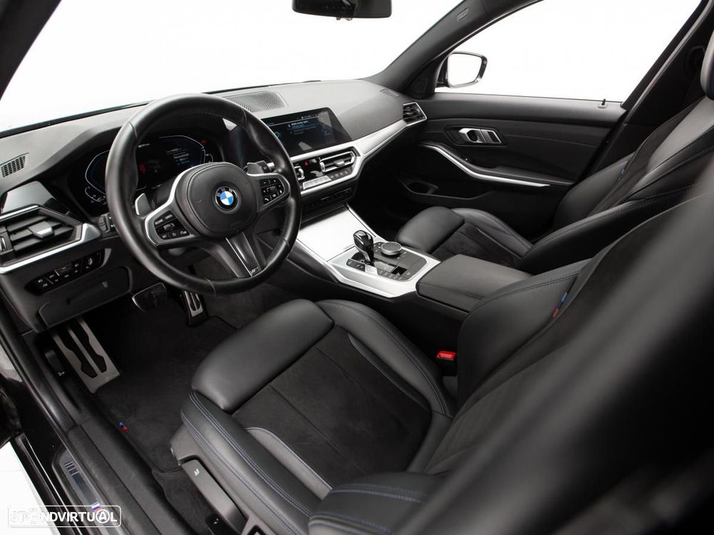 BMW 330 e Pack Desportivo M Auto - 9