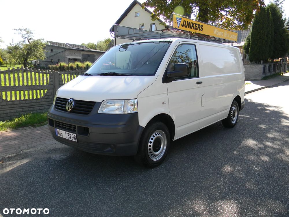 Volkswagen Transporter - 1