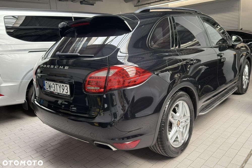 Porsche Cayenne - 2