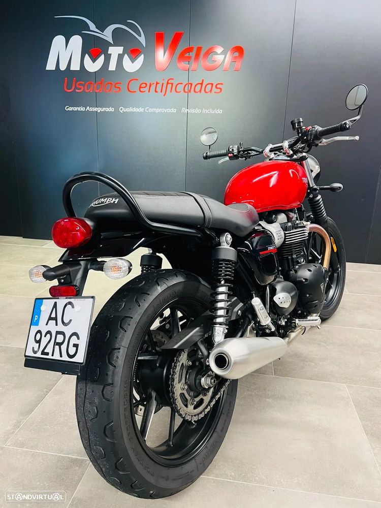 Triumph Street Twin 900 - 3