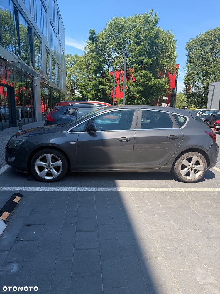 Opel Astra 1.4 T Cosmo - 2