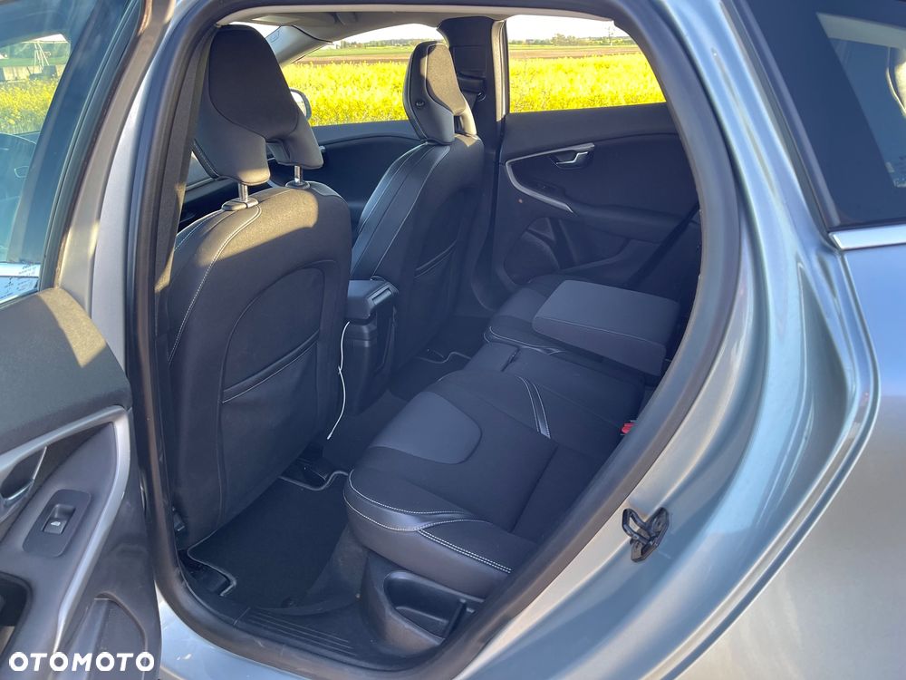 Volvo V40 D2 Momentum - 9