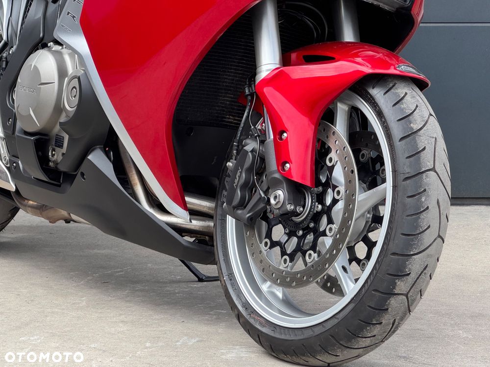 Honda VFR - 4