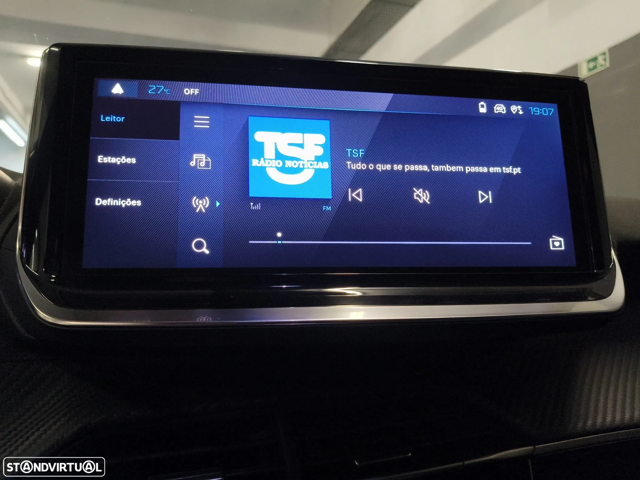 Peugeot 2008 1.2 PureTech Allure EAT8 - 39