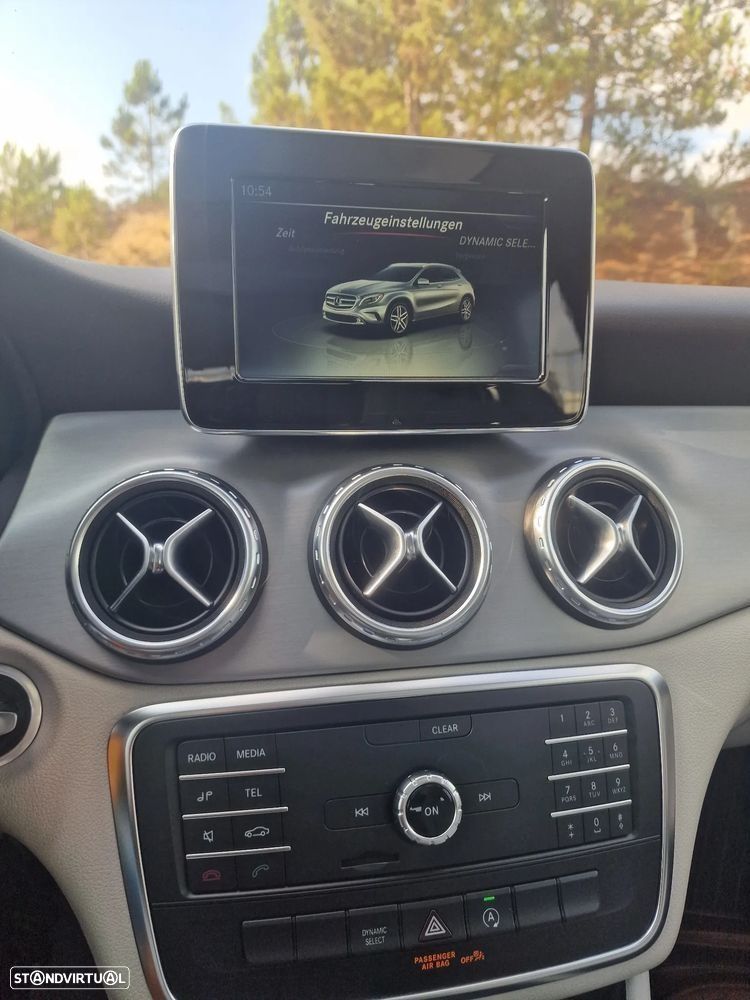 Mercedes-Benz GLA 220 d Urban - 35