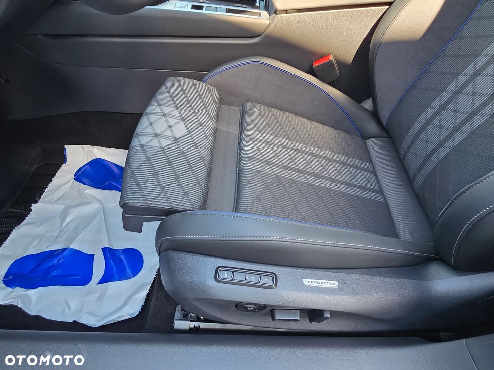 Volkswagen Passat Variant 2.0 TSI R-Line Plus DSG - 22